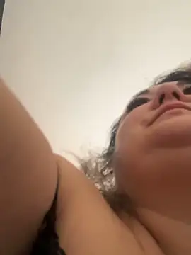 MikyVesela 现场XXX聊天