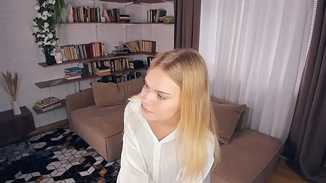 InesPiek webcam show