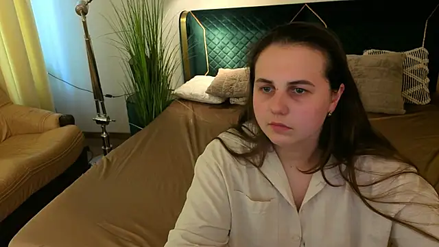 MikaFoxy: вебкам-шоу