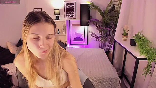 LauraPurrn Live XXX chat