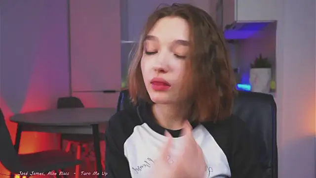 Leyla_crsh: онлайн-секс-чат