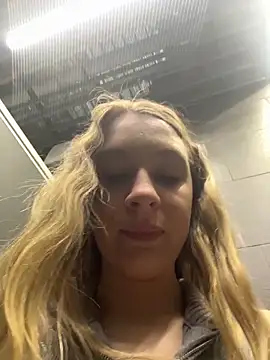 Chat XXX en directo de SashaCatt