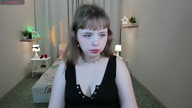 LeonaHicks' Live XXX Chat