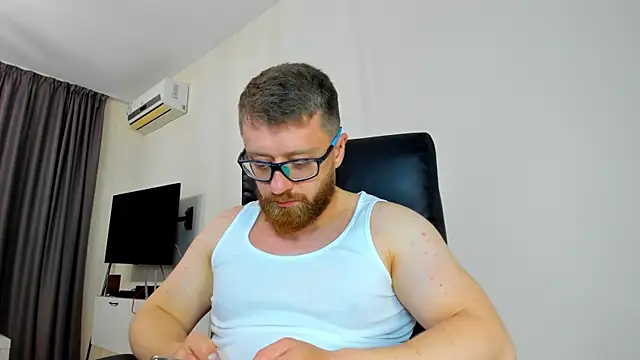 Findom_guy live XXX chat