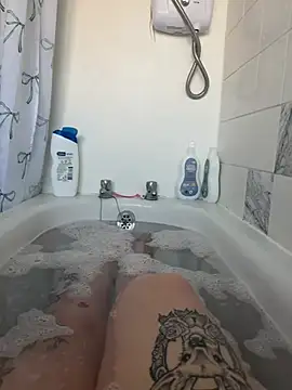 BeeMay22: онлайн-секс-чат