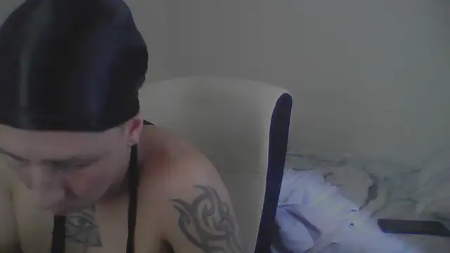 TitanNoir: вебкам-шоу