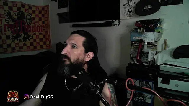 DevilPup75_'s Webcam Show