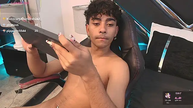 Chatroom XXX en direct de MiikeOthon