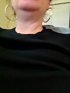 Adivaaa Adlı Modelin Canlı XXX Sohbeti