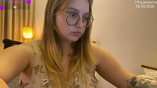 JacyWinslat Chat XXX in diretta