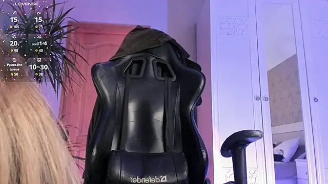 Онлайн чат XXX nicky_one_love