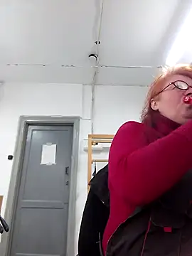 SquirrelFine Adlı Modelin Canlı XXX Sohbeti