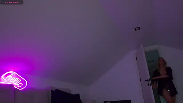 Онлайн чат XXX KhloeK