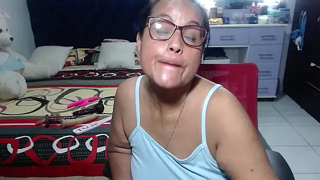 Онлайн чат XXX pervert_mommy_