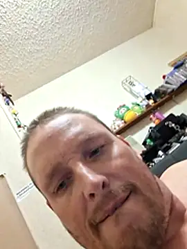 bushhogger83 Show in webcam