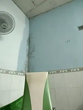 FamritaのライブXXXチャット