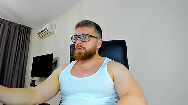 Findom_guy élő XXX-chatje