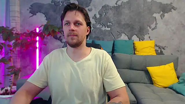 Pokazy przed kamerką – VikingChrisss