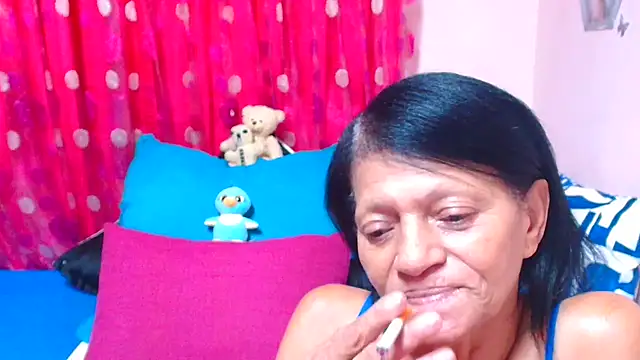 SLUTTYROXY's Live XXX Chat