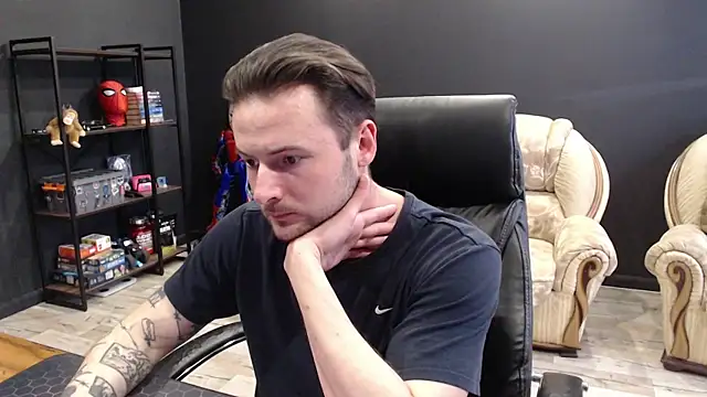 XXX chat uživo modela MihasikD