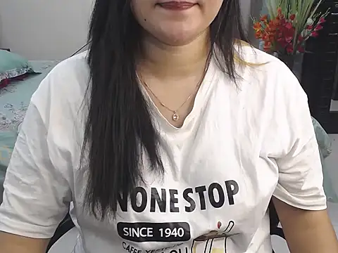 Ridiha_Pari Chat XXX in diretta