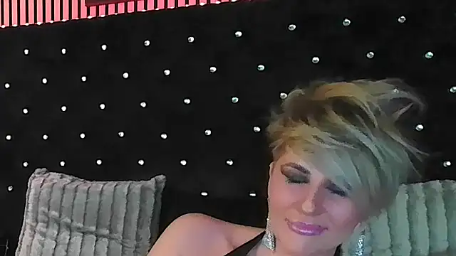 InannaStar Adlı Modelin Canlı XXX Sohbeti