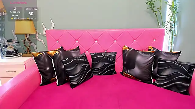 LovelyMell Webcam-Show