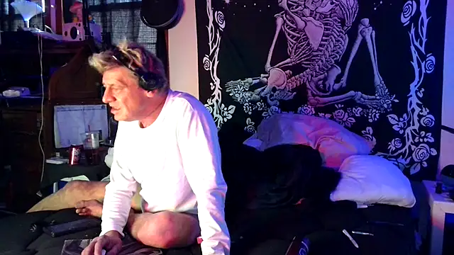 Chatroom XXX en direct de whitehole4bbc252