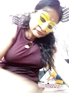 Gullapi Show in webcam