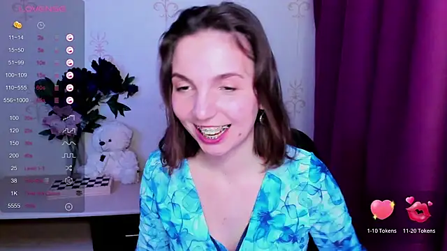 Czat XXX na żywo – KindHazelHere_