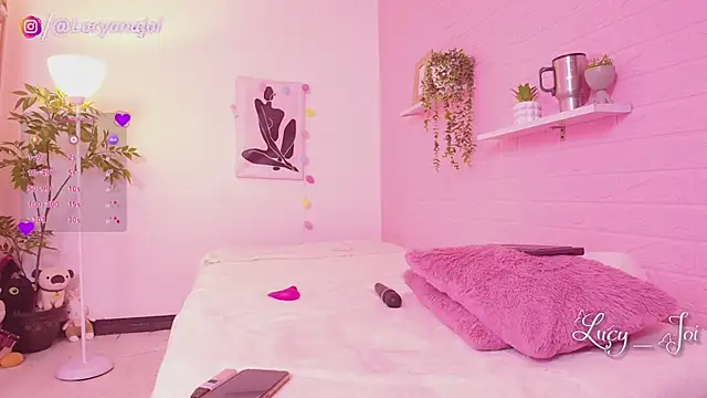 Онлайн чат XXX Lucyanajoi