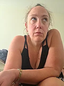 Онлайн чат XXX Wisie_Cutie