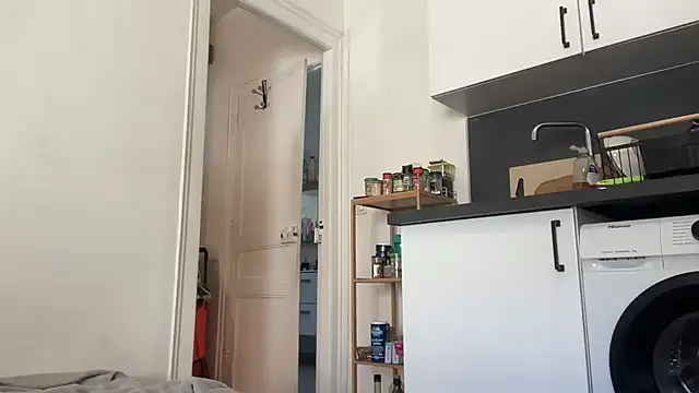 nanaisbackk: απευθείας συνομιλία ΧΧΧ