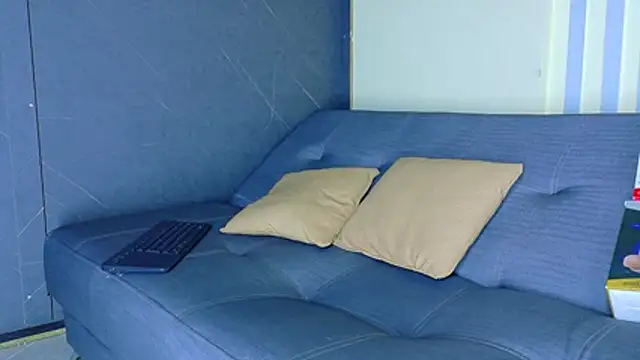 ALANNFERRER: διαδικτυακό σόου στην κάμερα