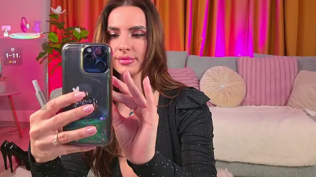 SereneRhodes: онлайн-секс-чат