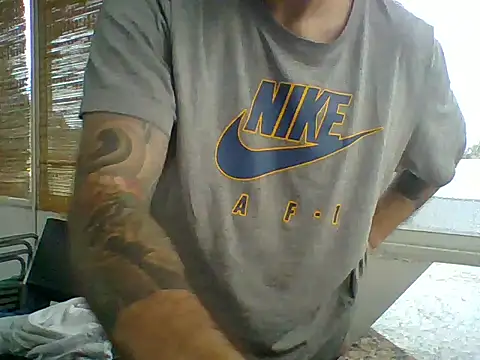 Show de Nenelarge69 na webcam