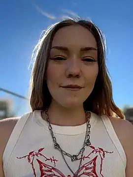 MilaMoone: απευθείας συνομιλία ΧΧΧ