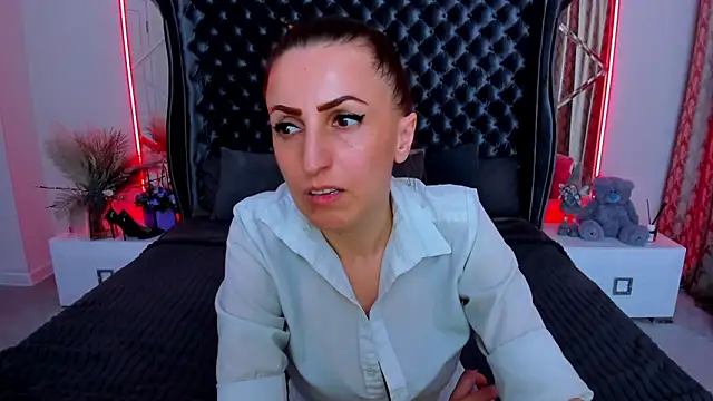 Rebecca_Diamond: онлайн-секс-чат