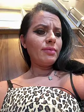 Hotmomcheckk_ Chat XXX in diretta