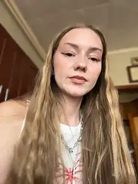 MilaMoone live XXX chat