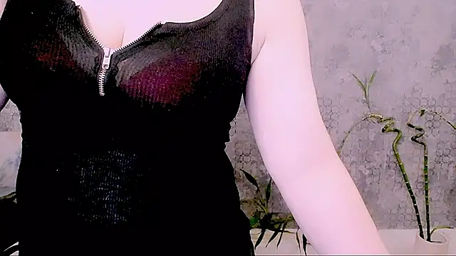 Djullia 라이브 XXX 채팅