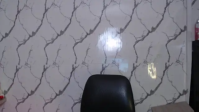 VIOLETTA-HOT's Live XXX Chat