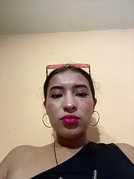 Czat XXX na żywo – Itze_Mua