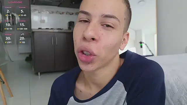 grey___27 Webcam Show