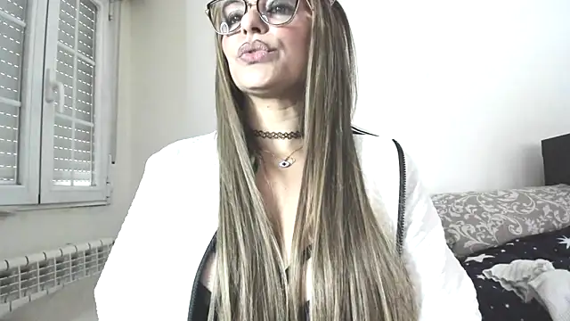 CristalDivineのライブXXXチャット