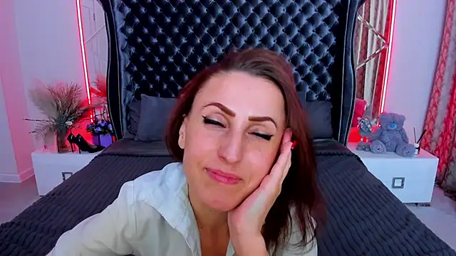 Rebecca_Diamond Adlı Modelin Canlı XXX Sohbeti