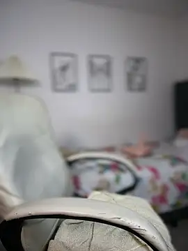 horny_roomiess Adlı Modelin Web Kamerası Şovu