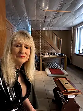 MeesteresHeidi-subbraafke Show in webcam