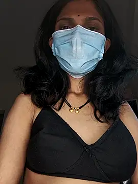 Shivani2002 লাইভ XXX চ্যাট