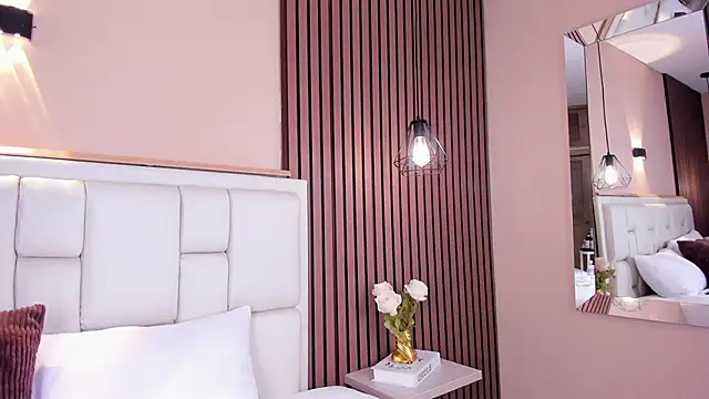 AvyMilton's Live XXX Chat